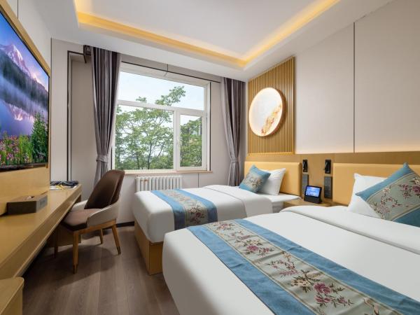 East Sacred Hotel - very close to the Drum tower And Nanluoguxiang Houhai Bar Very close to the bird's nest water cube : photo 6 de la chambre chambre lits jumeaux deluxe
