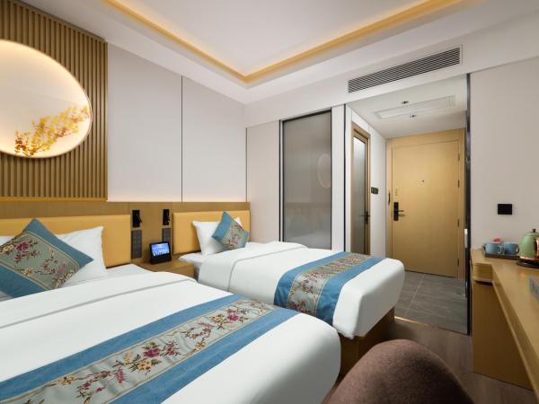 East Sacred Hotel - very close to the Drum tower And Nanluoguxiang Houhai Bar Very close to the bird's nest water cube : photo 7 de la chambre chambre lits jumeaux deluxe