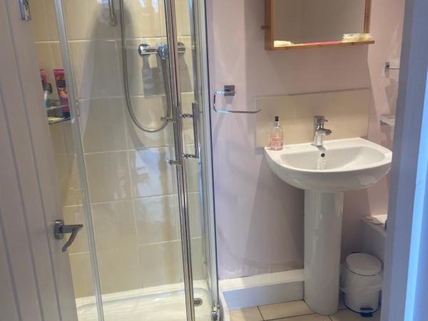Ashton Gate Mews : photo 4 de la chambre chambre triple avec salle de bains privative
