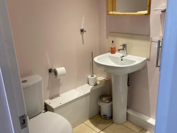 Ashton Gate Mews : photo 7 de la chambre chambre triple avec salle de bains privative
