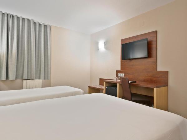 Hotel Best Andorra Center : photo 3 de la chambre hébergement triple - vue sur intérieur 