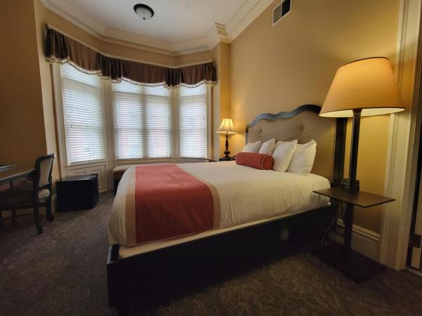 Mansions on Fifth : photo 2 de la chambre chambre de luxe avec lit queen-size