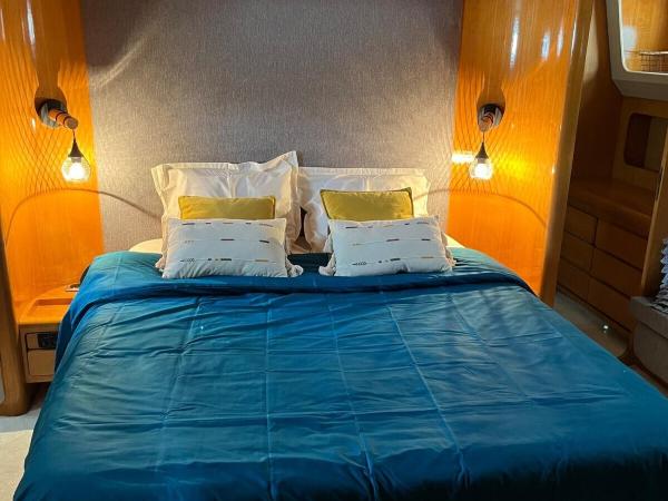 Yacht Aquamarina vieux port La Rochelle : photo 3 de la chambre cabine familiale dans un bateau