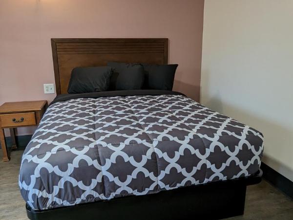 Portland Value Inn : photo 5 de la chambre chambre standard lit queen-size