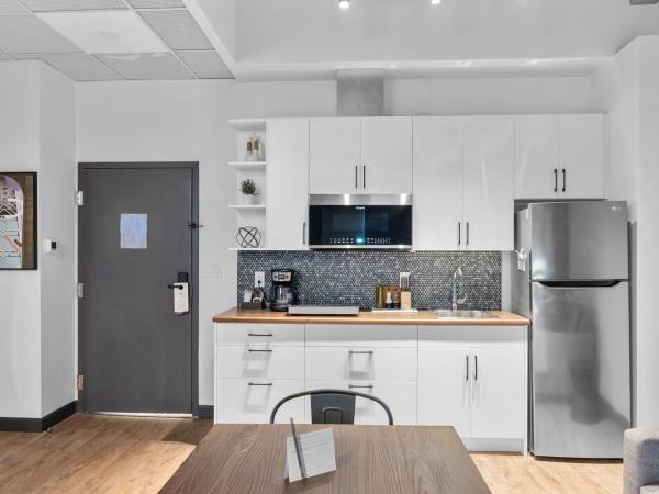 Cannery Lofts Niagara : photo 3 de la chambre studio lit queen-size avec canapé-lit