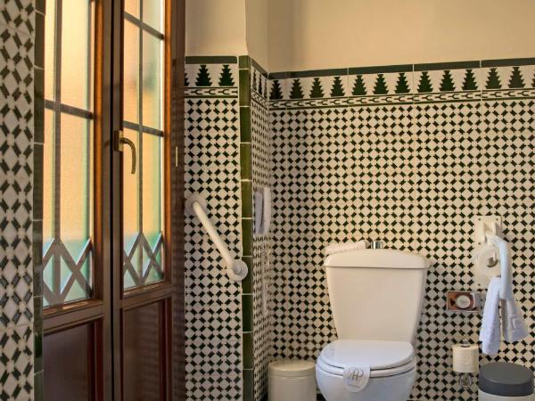 Alhambra Palace Hotel : photo 3 de la chambre chambre pour personnes à mobilité réduite