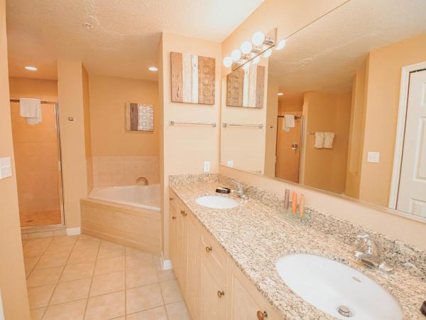 WorldQuest Orlando Resort : photo 5 de la chambre suite 3 chambres avec 3 salles de bains