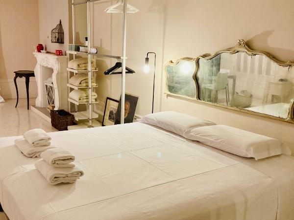 UN PUNTO A VERONA : photo 3 de la chambre chambre triple avec salle de bains privative séparée