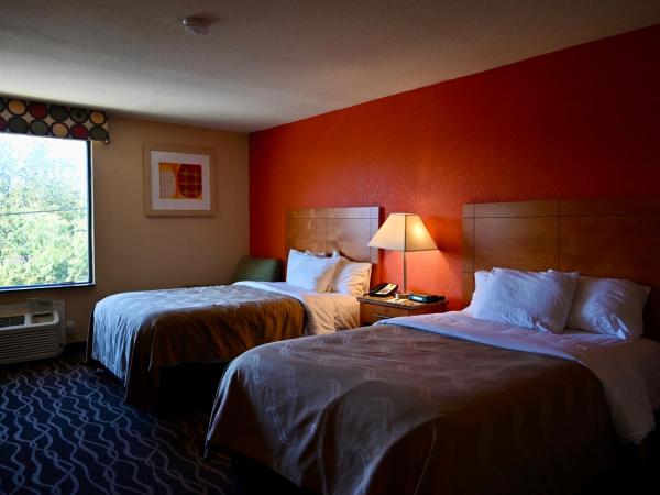 Quality Inn & Suites I-35 near Frost Bank Center : photo 2 de la chambre chambre double avec 2 lits doubles