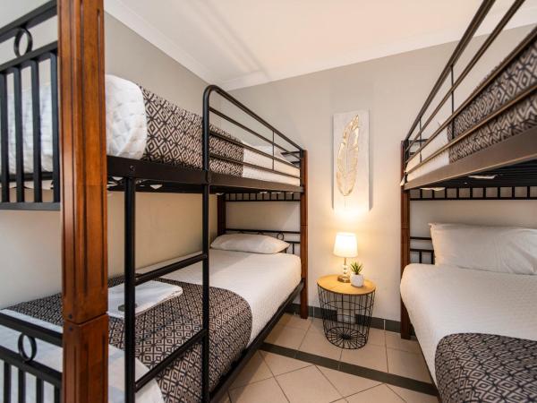 Banksia Tourist Park : photo 7 de la chambre two-bedroom family chalet - non pet friendly