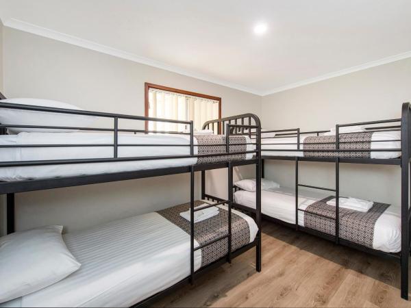 Banksia Tourist Park : photo 9 de la chambre two-bedroom chalet - non pet friendly