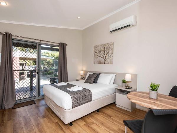 Banksia Tourist Park : photo 8 de la chambre deluxe double room - non pet friendly