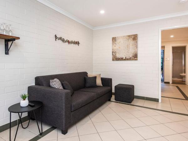 Banksia Tourist Park : photo 6 de la chambre chalet (4 people) - non pet friendly