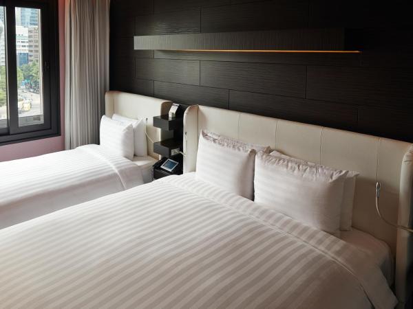 THE PLAZA Seoul, Autograph Collection : photo 1 de la chambre chambre deluxe avec 1 lit king-size et 1 lit jumeaux