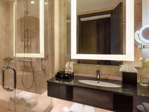 DoubleTree by Hilton Surabaya : photo 2 de la chambre chambre lit king-size