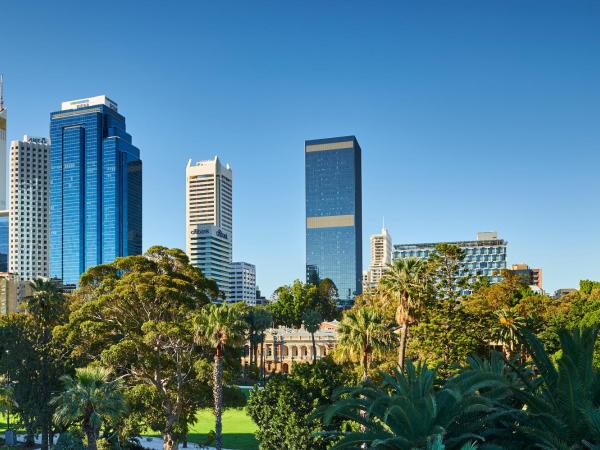 Doubletree By Hilton Perth Waterfront : photo 1 de la chambre chambre lit king-size