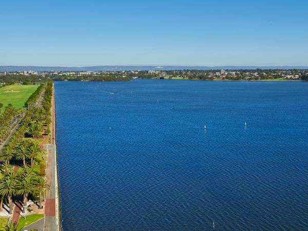 Doubletree By Hilton Perth Waterfront : photo 5 de la chambre chambre lit king-size deluxe