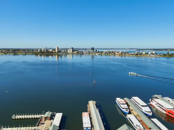 Doubletree By Hilton Perth Waterfront : photo 4 de la chambre king room with panoramic river view