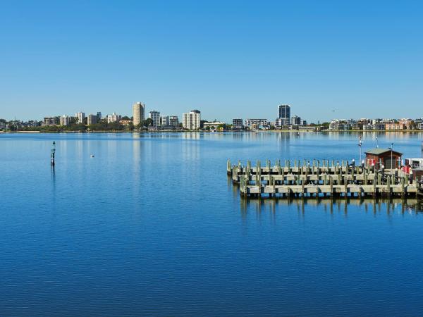 Doubletree By Hilton Perth Waterfront : photo 4 de la chambre chambre lit king-size - vue sur rivière