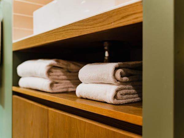 Hotel De Hallen : photo 9 de la chambre chambre deluxe double ou lits jumeaux