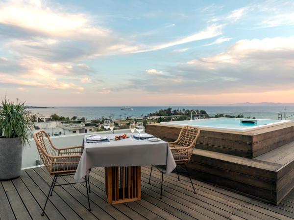 Glyfada Riviera Hotel : photo 9 de la chambre suite penthouse avec jacuzzi - vue sur mer