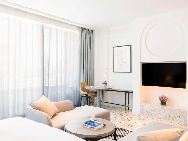 Fairmont La Marina Rabat Sale Hotel And Residences : photo 5 de la chambre suite junior avec lit king-size et balcon