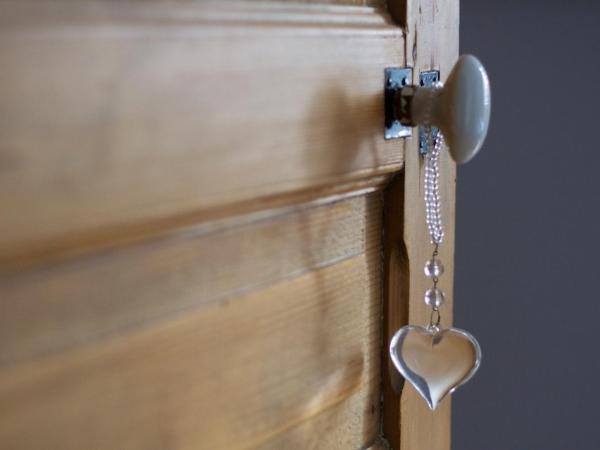 Chambre d'Hôtes Les Clés des Places : photo 9 de la chambre chambre double avec salle de bains privative