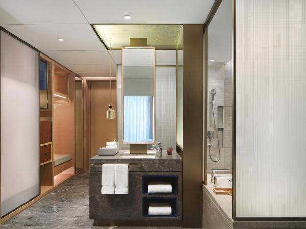 Sheraton Shenzhen Nanshan : photo 5 de la chambre chambre deluxe avec 1 lit king-size