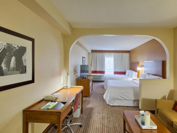 Four Points by Sheraton Charlotte/Pineville : photo 1 de la chambre suite2 lits queen-size - vue sur ville