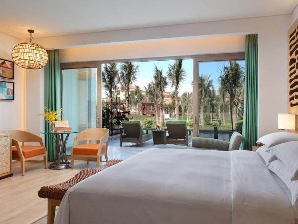 Sheraton Sanya Haitang Bay Resort : photo 3 de la chambre grande chambre lit king-size avec accès à la piscine