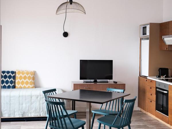 Résidence Le Beau Rivage : photo 4 de la chambre studio avec balcon et vue sur la mer