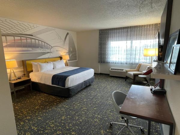 Saint Louis Airport Hotel : photo 8 de la chambre chambre lit king-size supérieure