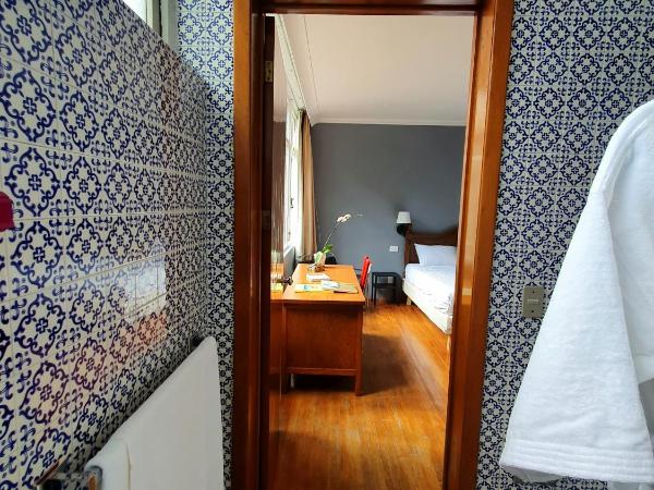 Lindas Suites Eugenio Sue : photo 1 de la chambre chambre lit king-size avec balcon