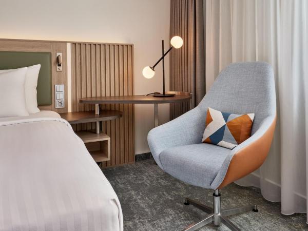 Courtyard by Marriott Dortmund : photo 3 de la chambre standard king room with inland view