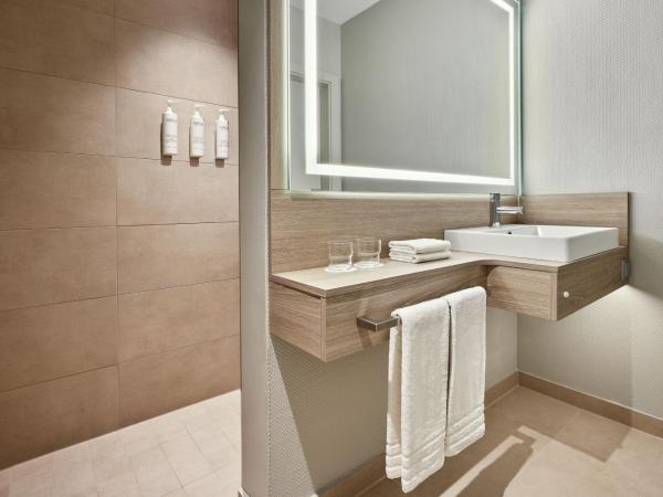 Courtyard by Marriott Dortmund : photo 4 de la chambre chambre lits jumeaux standard avec vue sur les terres