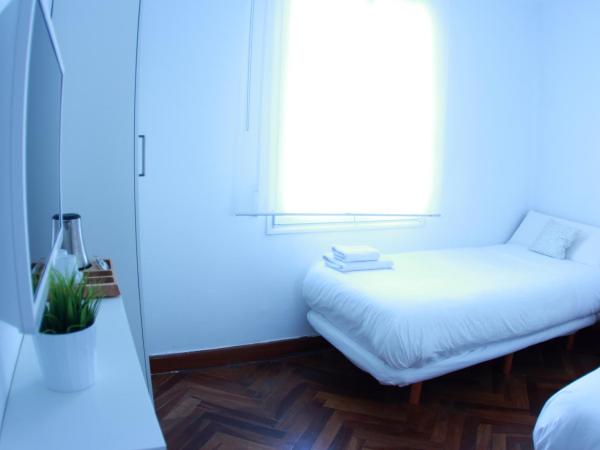 Zubia Urban Rooms : photo 4 de la chambre chambre lits jumeaux avec salle de bains commune