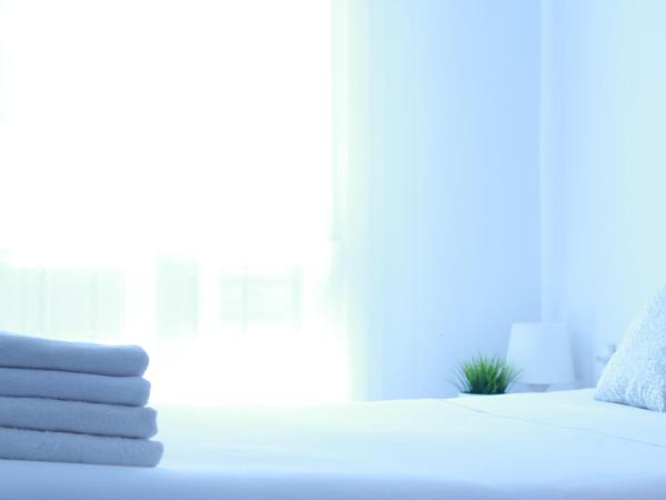 Zubia Urban Rooms : photo 5 de la chambre chambre double avec salle de bains commune