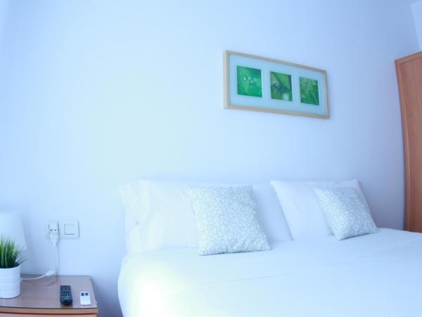 Zubia Urban Rooms : photo 4 de la chambre chambre double avec salle de bains commune