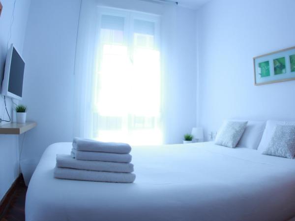 Zubia Urban Rooms : photo 3 de la chambre chambre double avec salle de bains commune