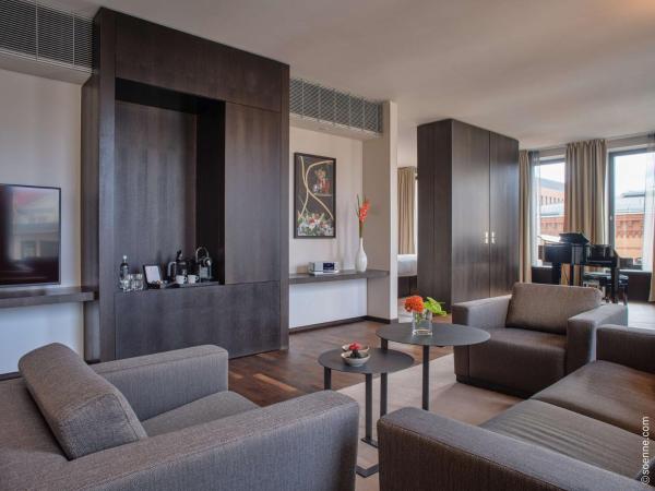 Dorint Kurfürstendamm Berlin : photo 3 de la chambre suite confort avec lit king-size