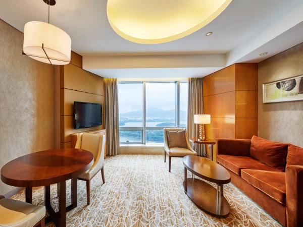 The Westin Nanjing Xuanwu Lake : photo 7 de la chambre suite exécutive 1 lit king-size - vue sur lac