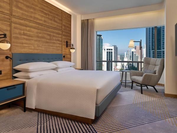 Four Points by Sheraton Kuala Lumpur, City Centre : photo 3 de la chambre suite king exécutive avec vue sur la ville