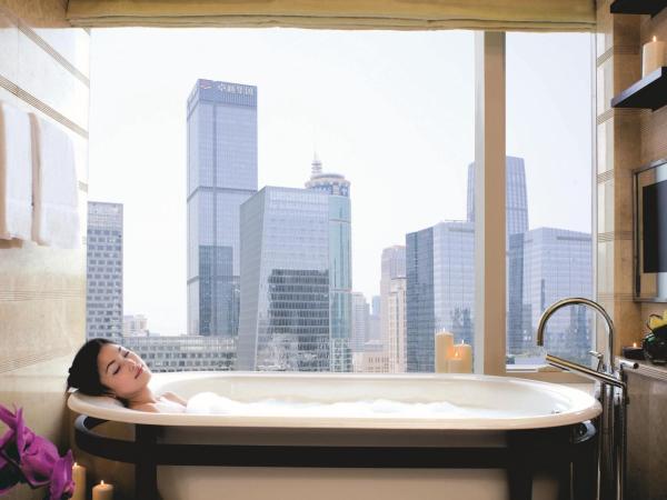 The Ritz-Carlton, Shenzhen, Nearby Futian CBD, Convention & Exhibition Center, Futian Railway Station, Outdoor swimming pool, CNY300 SPA voucher : photo 6 de la chambre chambre lit king-size deluxe