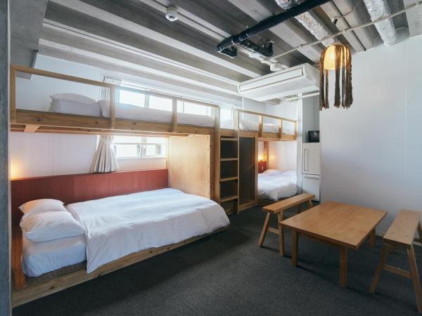 Common de - Hostel & Bar : photo 2 de la chambre chambre familiale supérieure