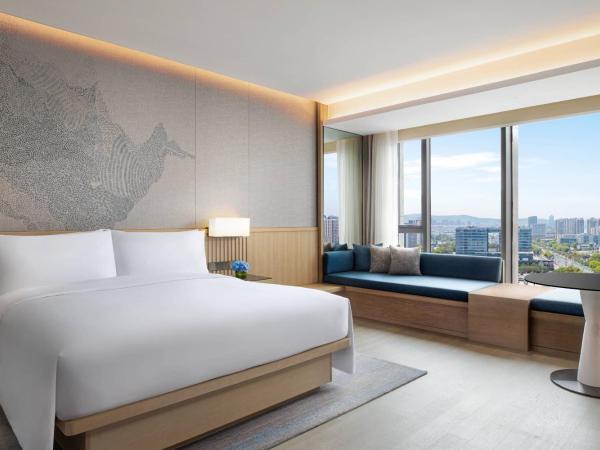 Courtyard by Marriott Nanjing Jiangning : photo 4 de la chambre chambre lit king-size