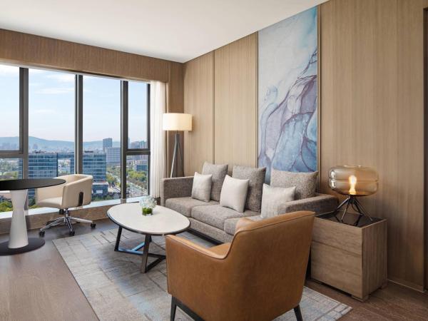 Courtyard by Marriott Nanjing Jiangning : photo 2 de la chambre one-bedroom executive king suite - high floor