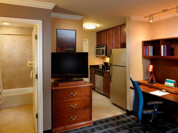 TownePlace Suites Houston Intercontinental Airport : photo 3 de la chambre suite studio lit king-size