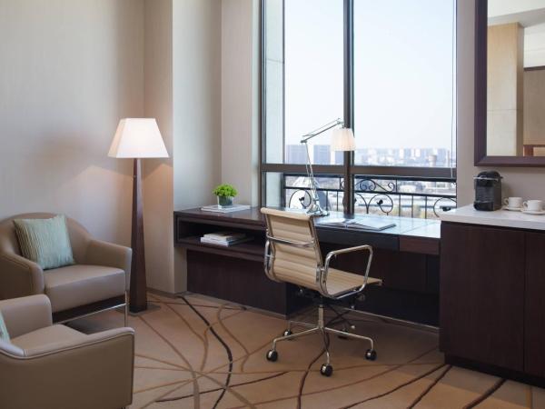 Courtyard by Marriott Shanghai Changfeng Park : photo 6 de la chambre chambre lits jumeaux premier