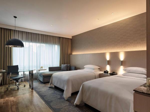 Renaissance Kuala Lumpur Hotel & Convention Centre : photo 1 de la chambre chambre lits jumeaux de luxe avec accès au salon club