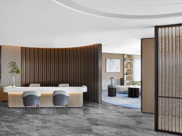 JW Marriott Shanghai Fengxian : photo 5 de la chambre executive lounge access suite with 1 king, lake view balcony